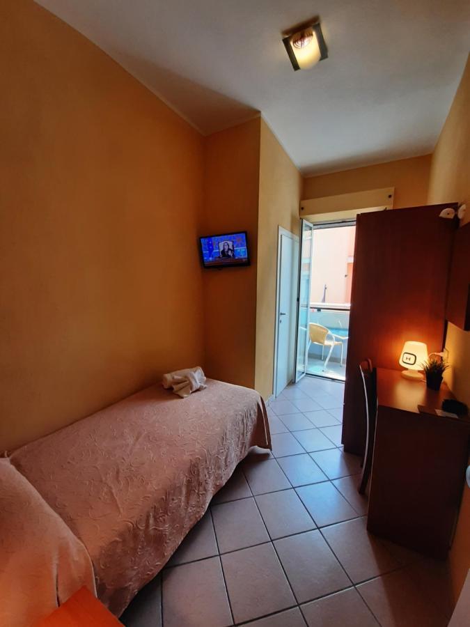 רימיני Hotel Originale By Alehotels מראה חיצוני תמונה