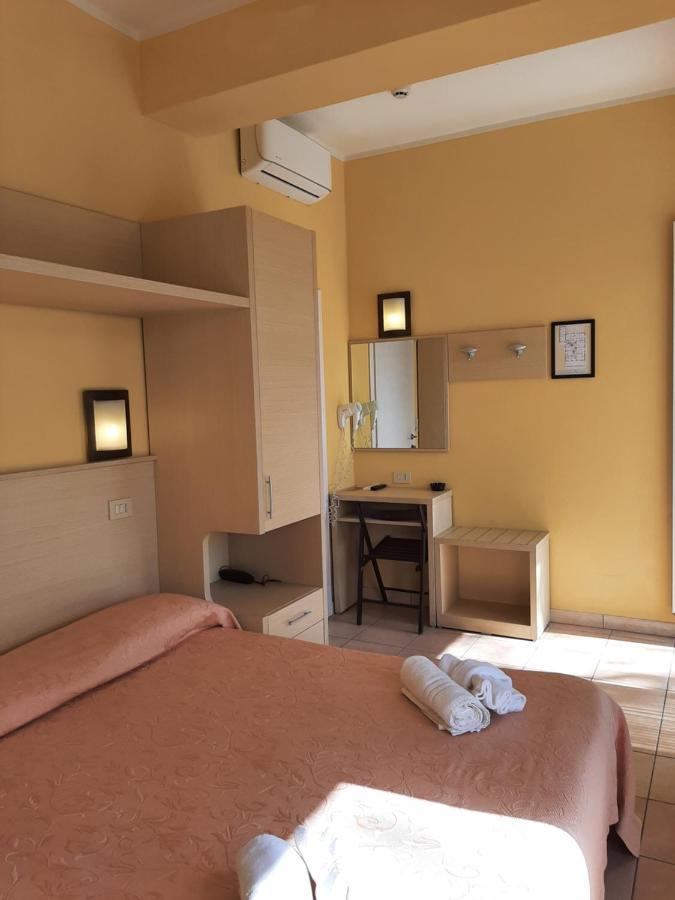 רימיני Hotel Originale By Alehotels מראה חיצוני תמונה