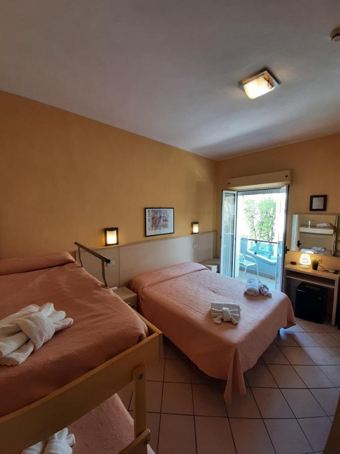 רימיני Hotel Originale By Alehotels מראה חיצוני תמונה