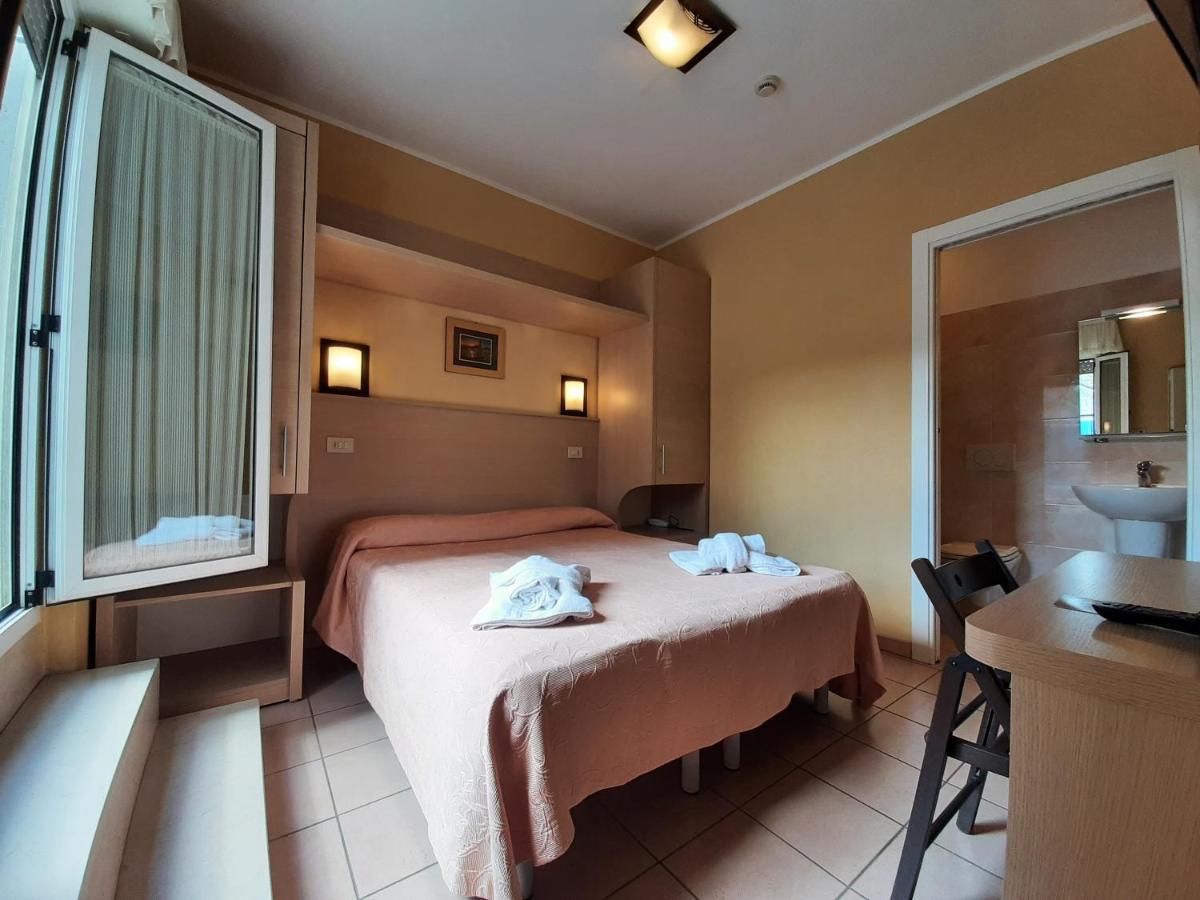 רימיני Hotel Originale By Alehotels מראה חיצוני תמונה
