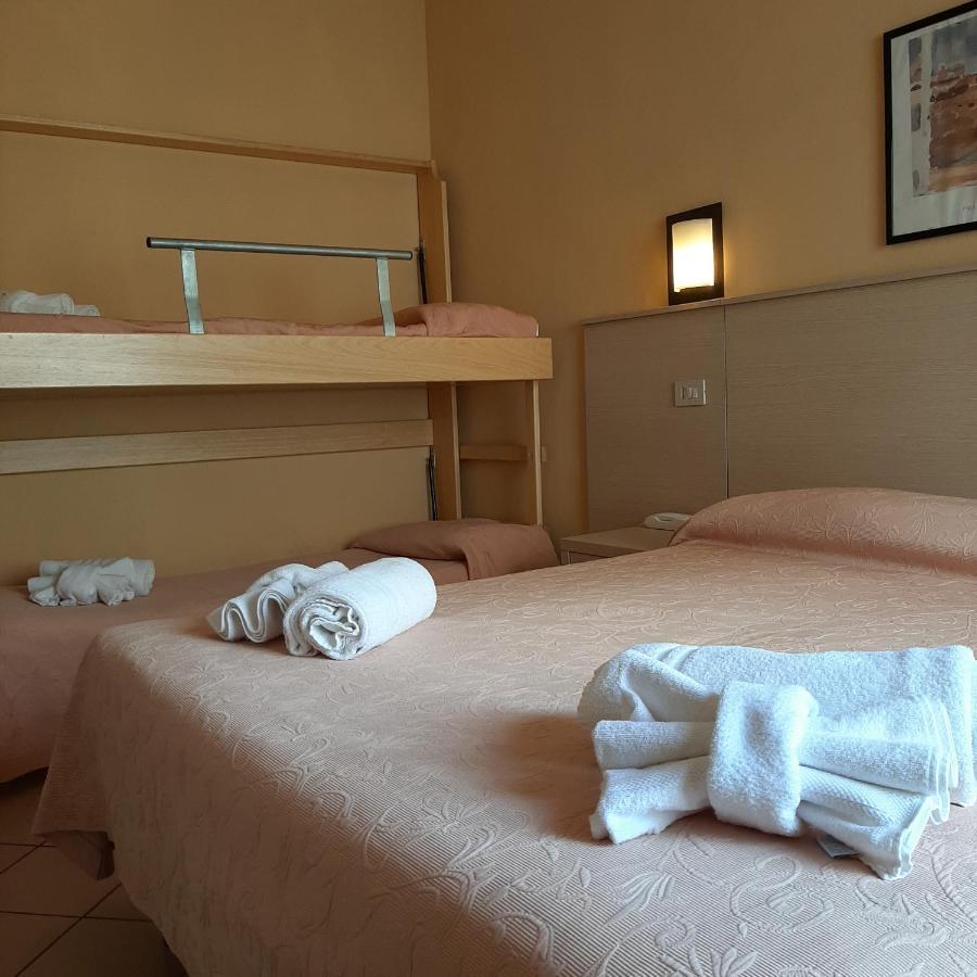רימיני Hotel Originale By Alehotels מראה חיצוני תמונה