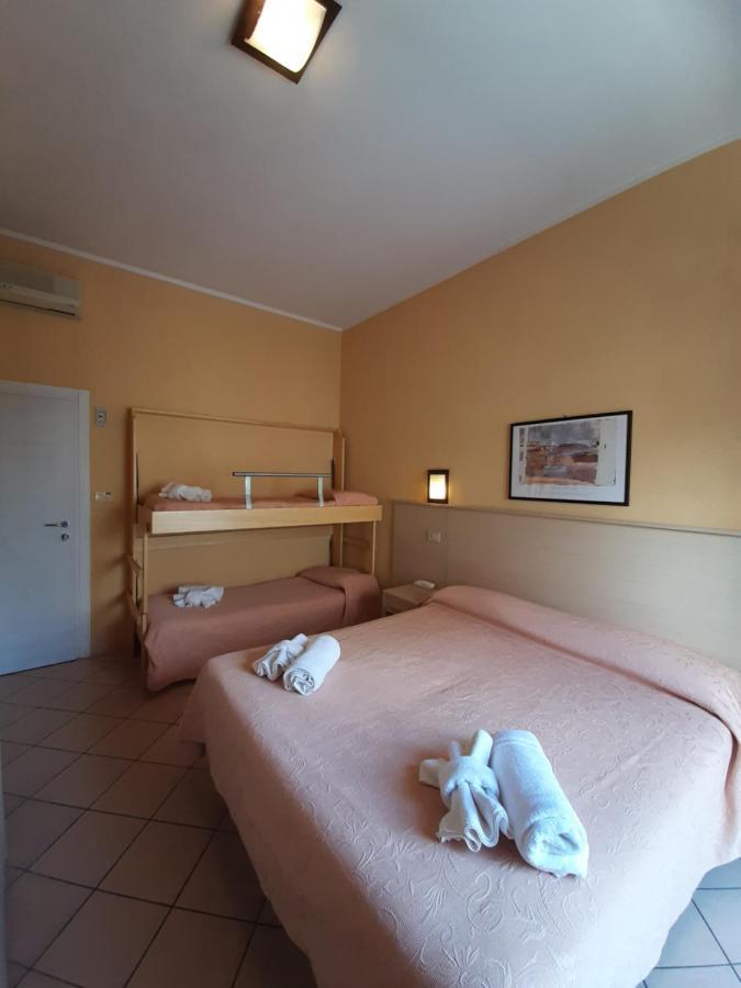 רימיני Hotel Originale By Alehotels מראה חיצוני תמונה
