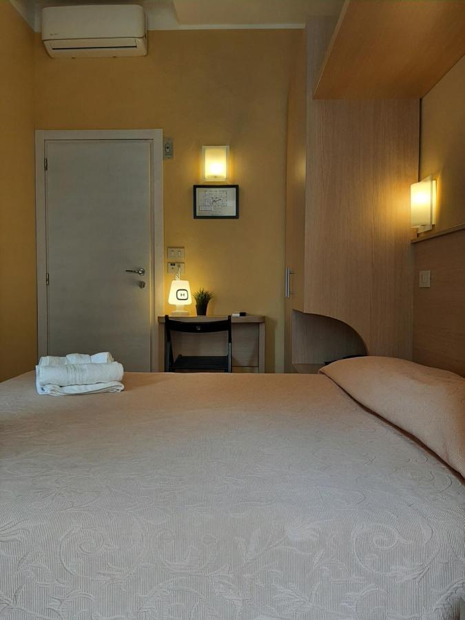 רימיני Hotel Originale By Alehotels מראה חיצוני תמונה