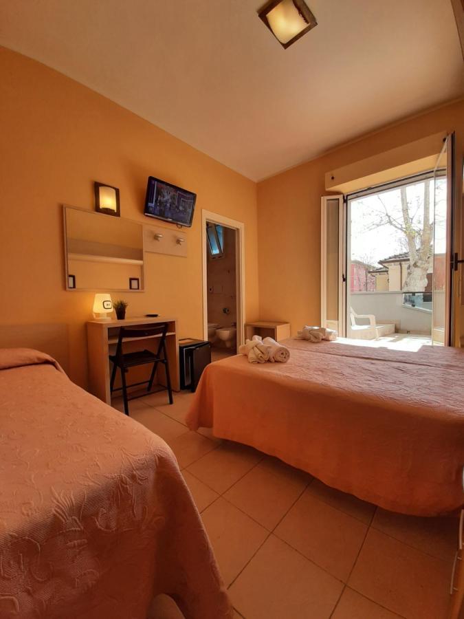 רימיני Hotel Originale By Alehotels מראה חיצוני תמונה